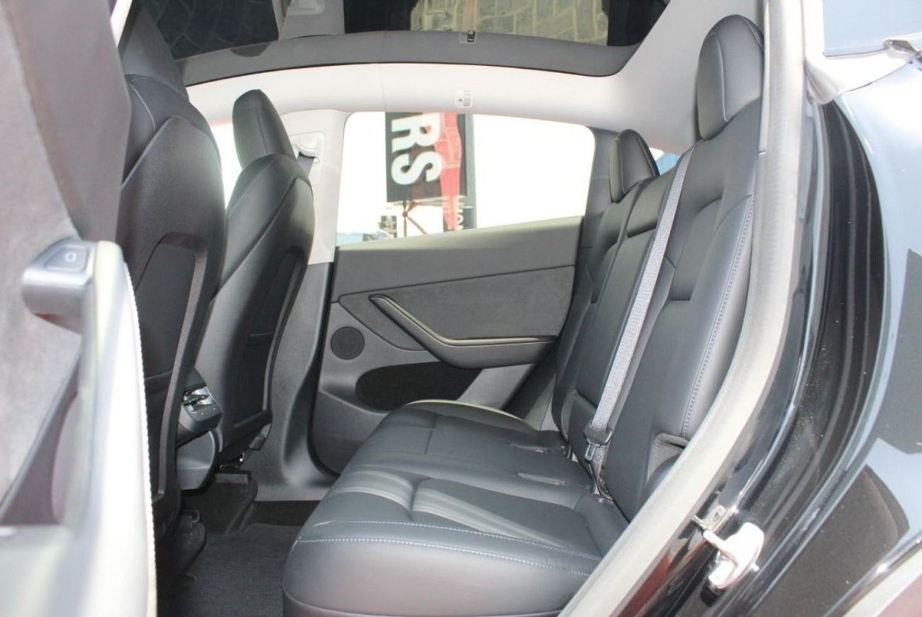 Tesla Model Y TESLA MODEL Y LONG RANGE 4WD DUAL MOTOR 2022 GCC LOW MILEAGE SINGLE OWNER WITH AGENCY WARRANTY IN MI