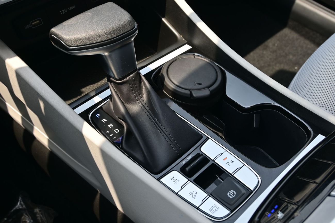 Hyundai Tucson 2.0L Smart (AWD) Hyundai Tucson 2.0L AWD Petrol, Model 2024, Color White