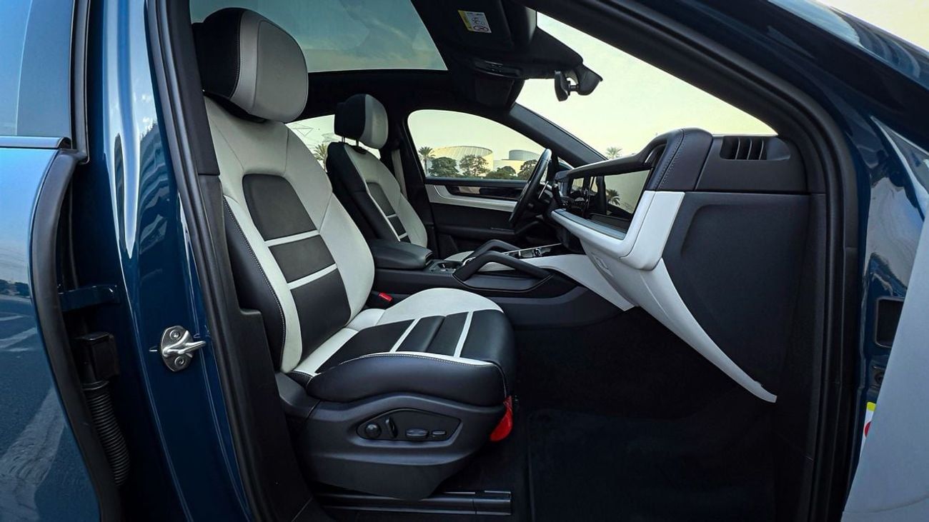 Porsche Cayenne Base Coupe GCC SPECS VERY CLEAN