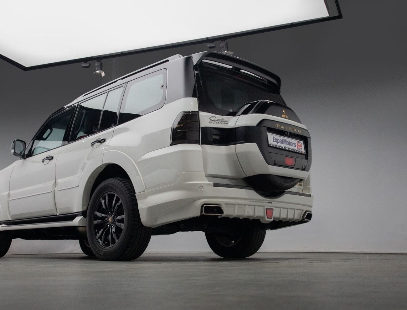 Mitsubishi Pajero GLS H/L SIGNATURE EDI