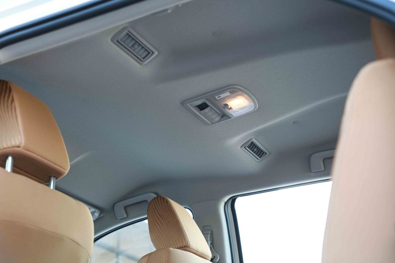 تويوتا فورتونر 2025 Toyota Fortuner GXR 4.0 - Platinum White inside Beige | Export Only