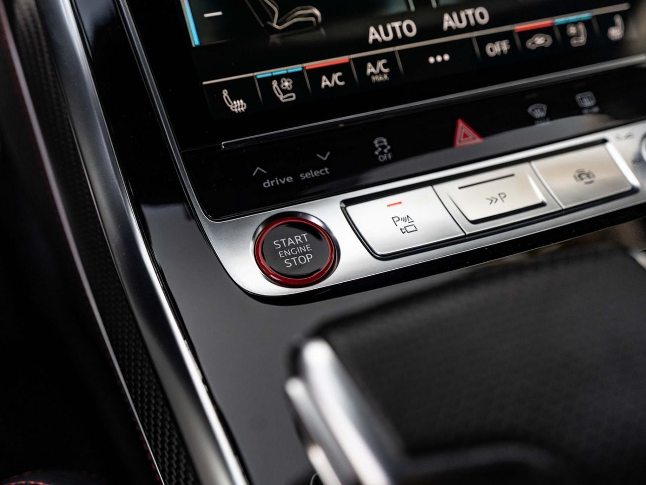 Audi RSQ8 STD