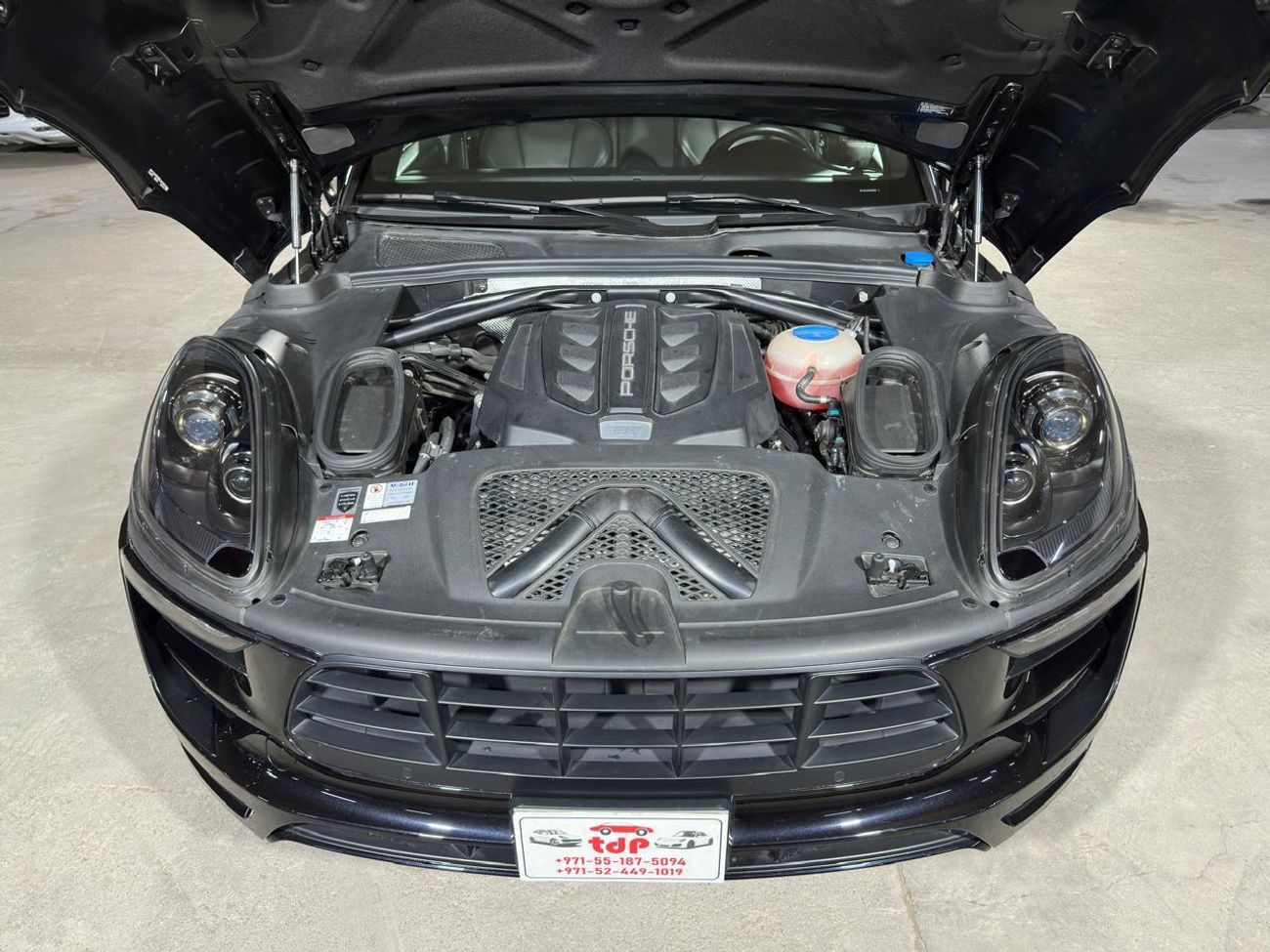 بورش ماكان GTS 3.0L (360 HP) PORSCHE MACAN GTS 2017 3.0 | SPORTS CHRONO PACKAGE | SPORTS EXHAUST SYSTEM | 21-IN