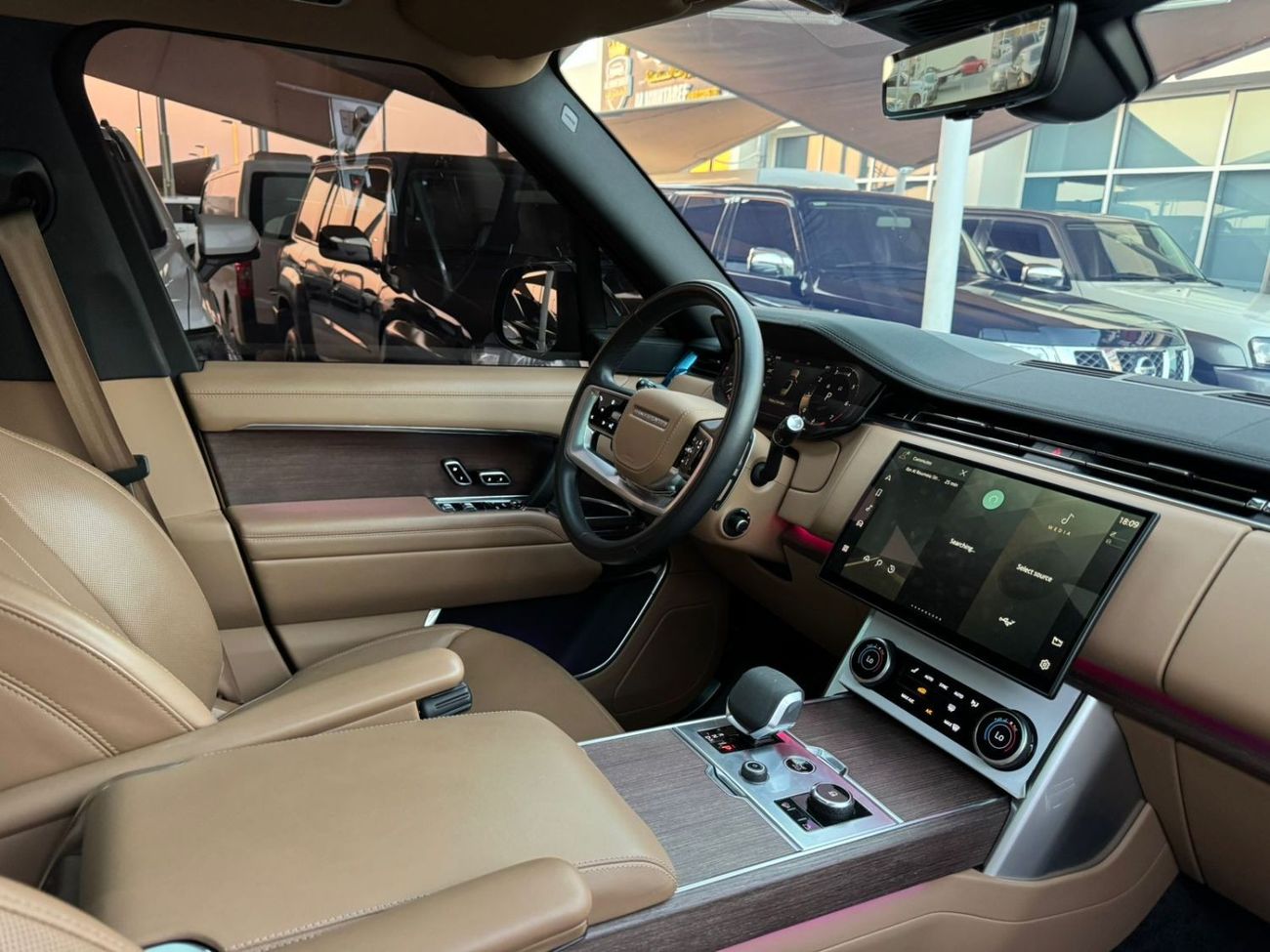 لاند روفر رينج روفر لاند روفر رنج روفر فوج p400 خليجي 2023 ٦ سليندر صبغ وكاله تشييكات وكاله تحت الضمان بحاله ممتازه