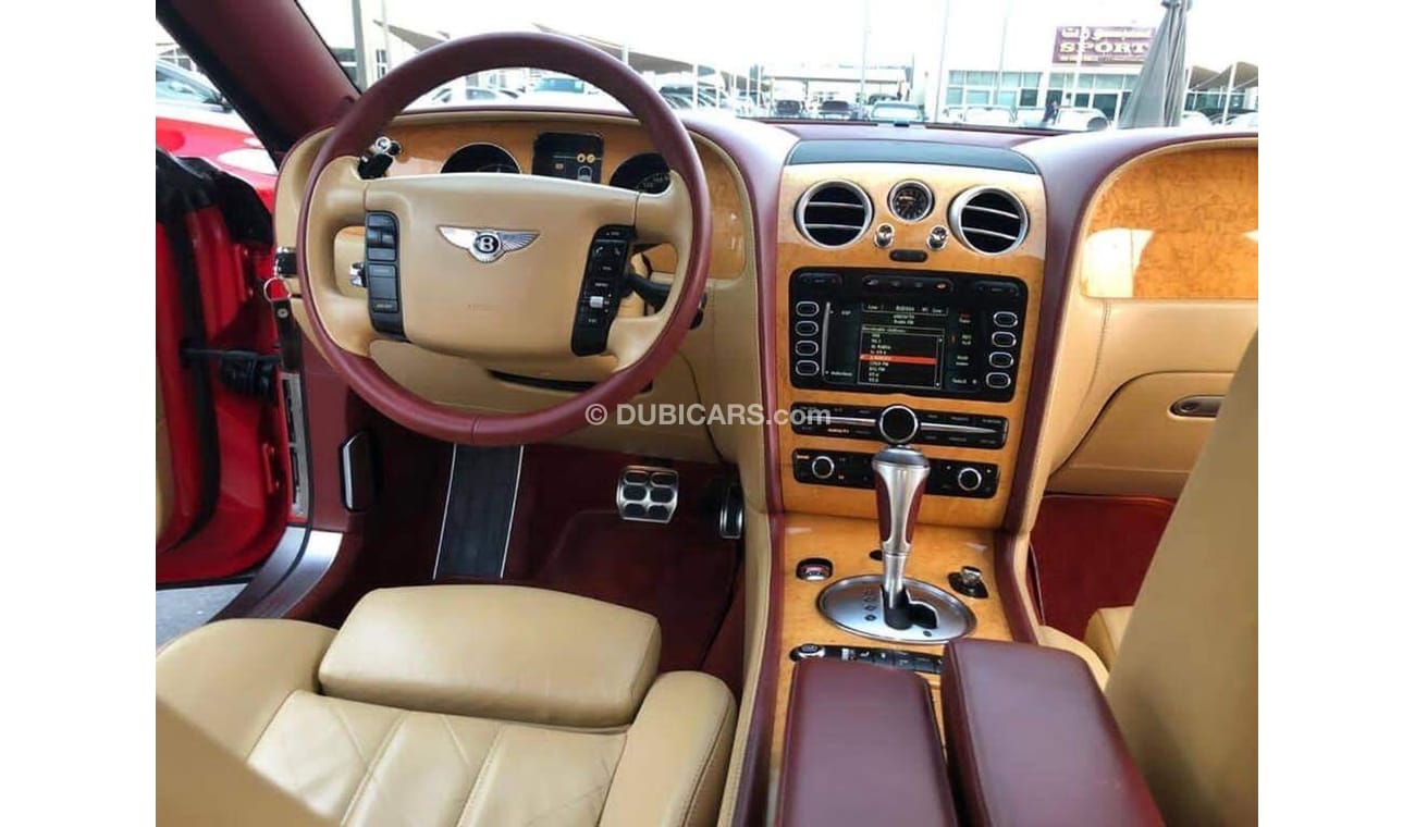 Bentley Continental GT Bentely model 2006 one owner full original paint prefect condition outside and inside full option