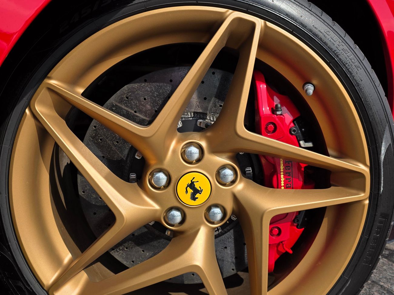 فيراري ف ٨ سبيدر