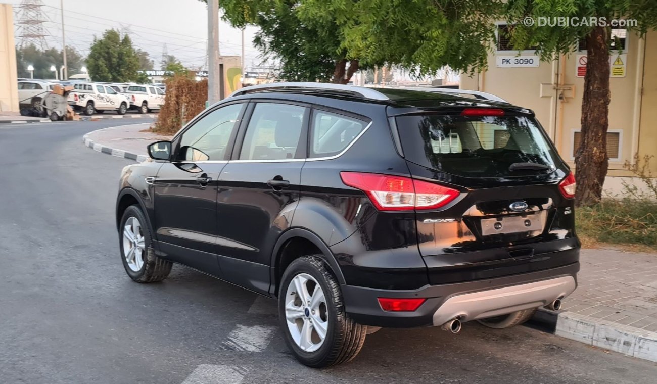 Ford Escape SE Ecoboost 2016 GCC Perfect Condition