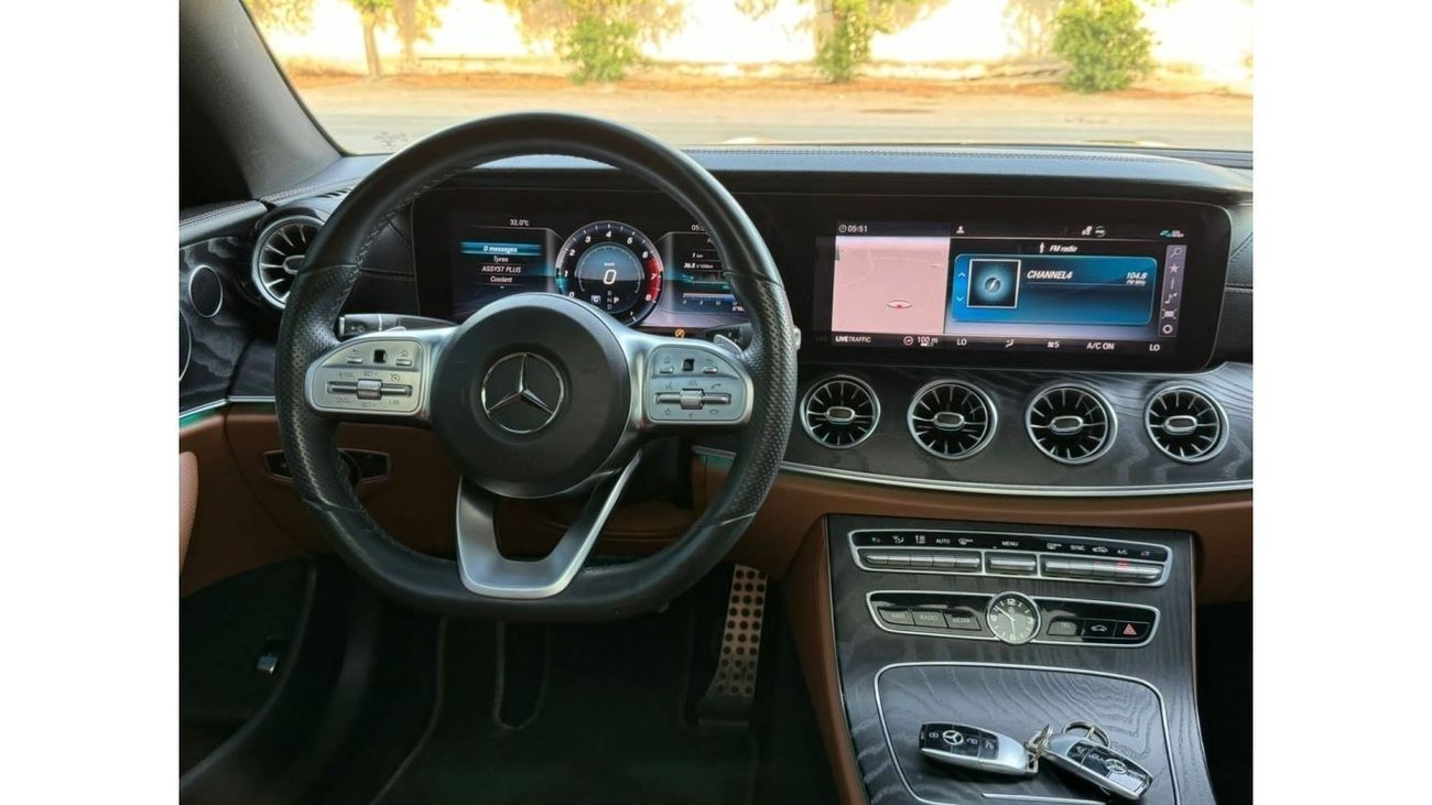 Mercedes-Benz E200 Std