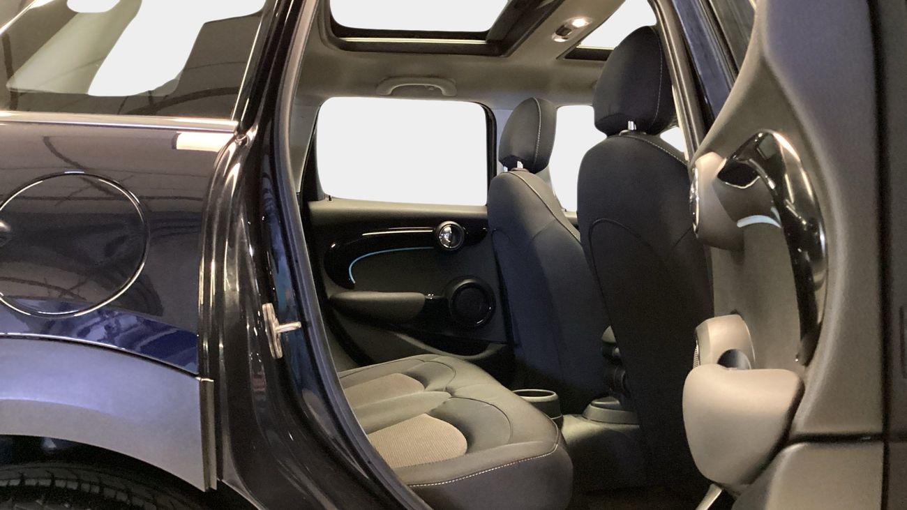 Mini Cooper Cooper | upto AED 20,000 Ramadan Discount | Guaranteed Warranty | 0 Down Payment