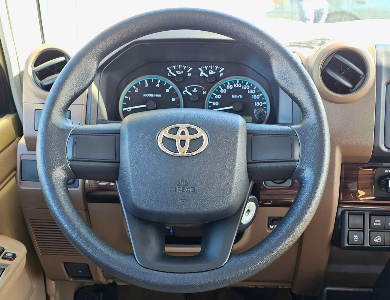 Toyota Land Cruiser Pick Up DOUBLE CABIN / 4.0L V6 PETROL A/T 4WD / SNORKEL, POWER WINDOWS  (CODE # STD-E)