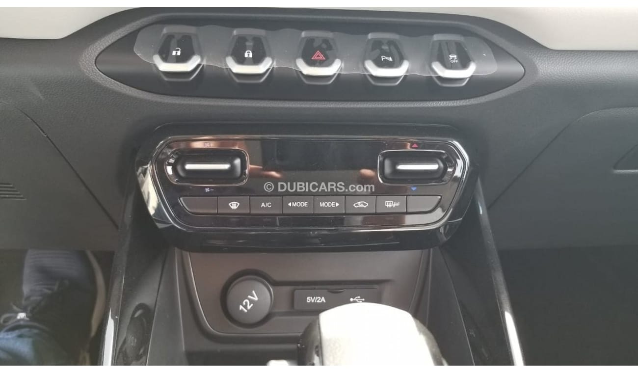 Chevrolet Captiva Premier  2023 White color  1.5L ⛽ petrol SUV FWD