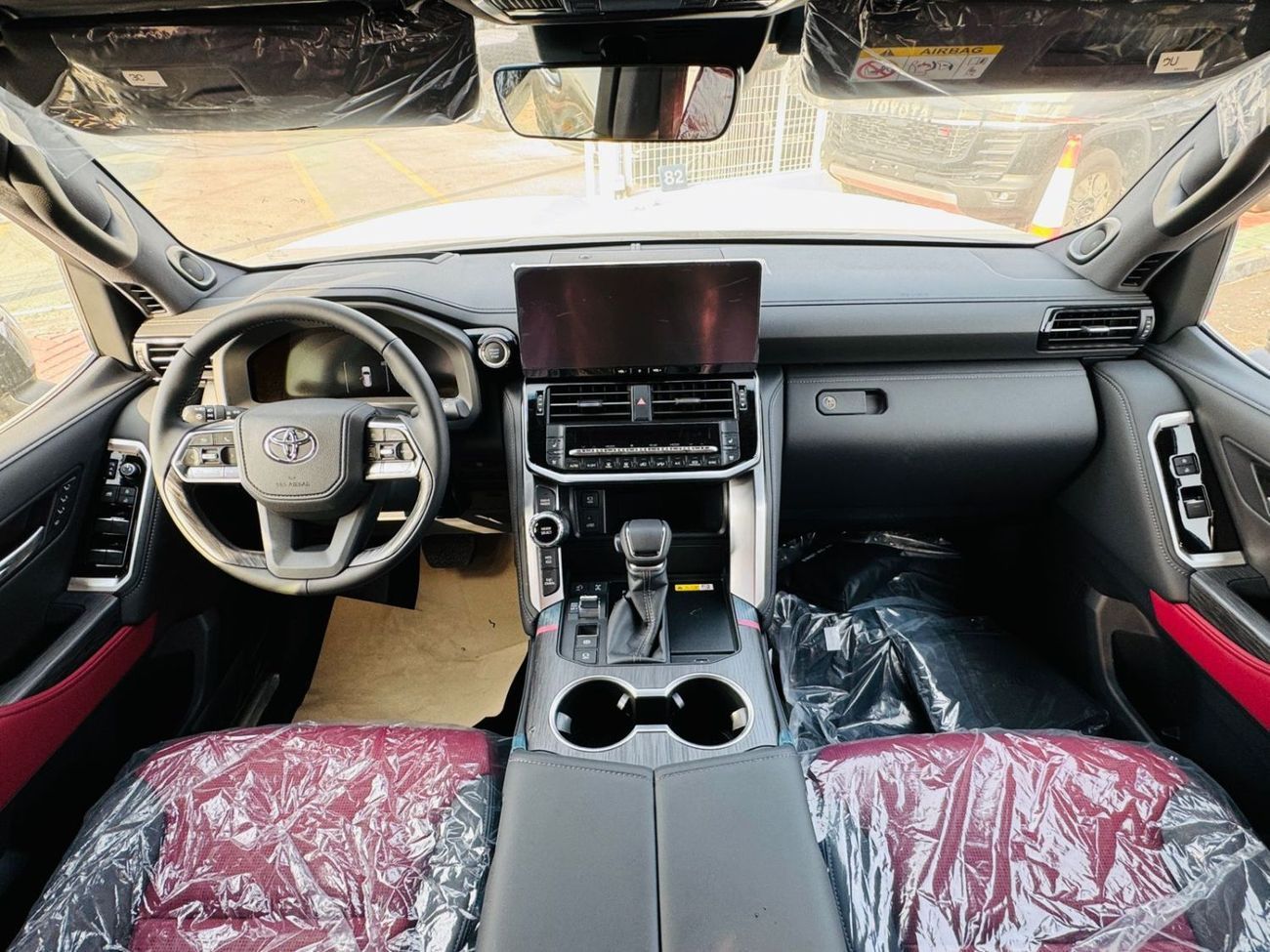 Toyota Land Cruiser LC300 VXR 3.5L TWIN TURBO F/O A/T BLACK INSIDE RED 2025