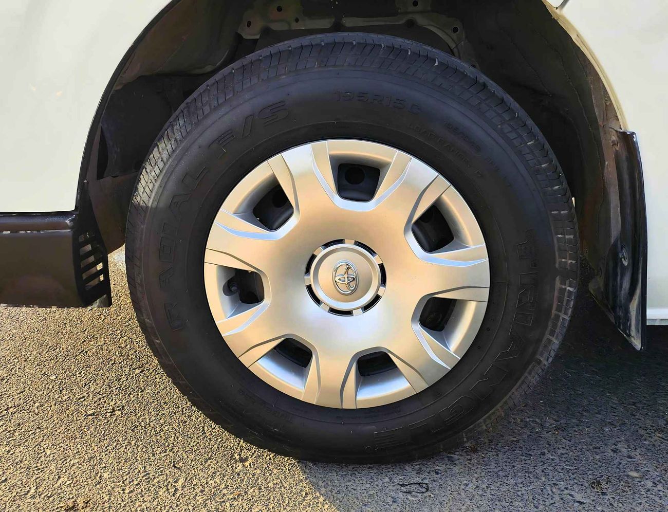 تويوتا هاياس CARGO PATROL/ GCC/ STANDARD ROOF/ EXPORT ONLY/ LOT# 26062