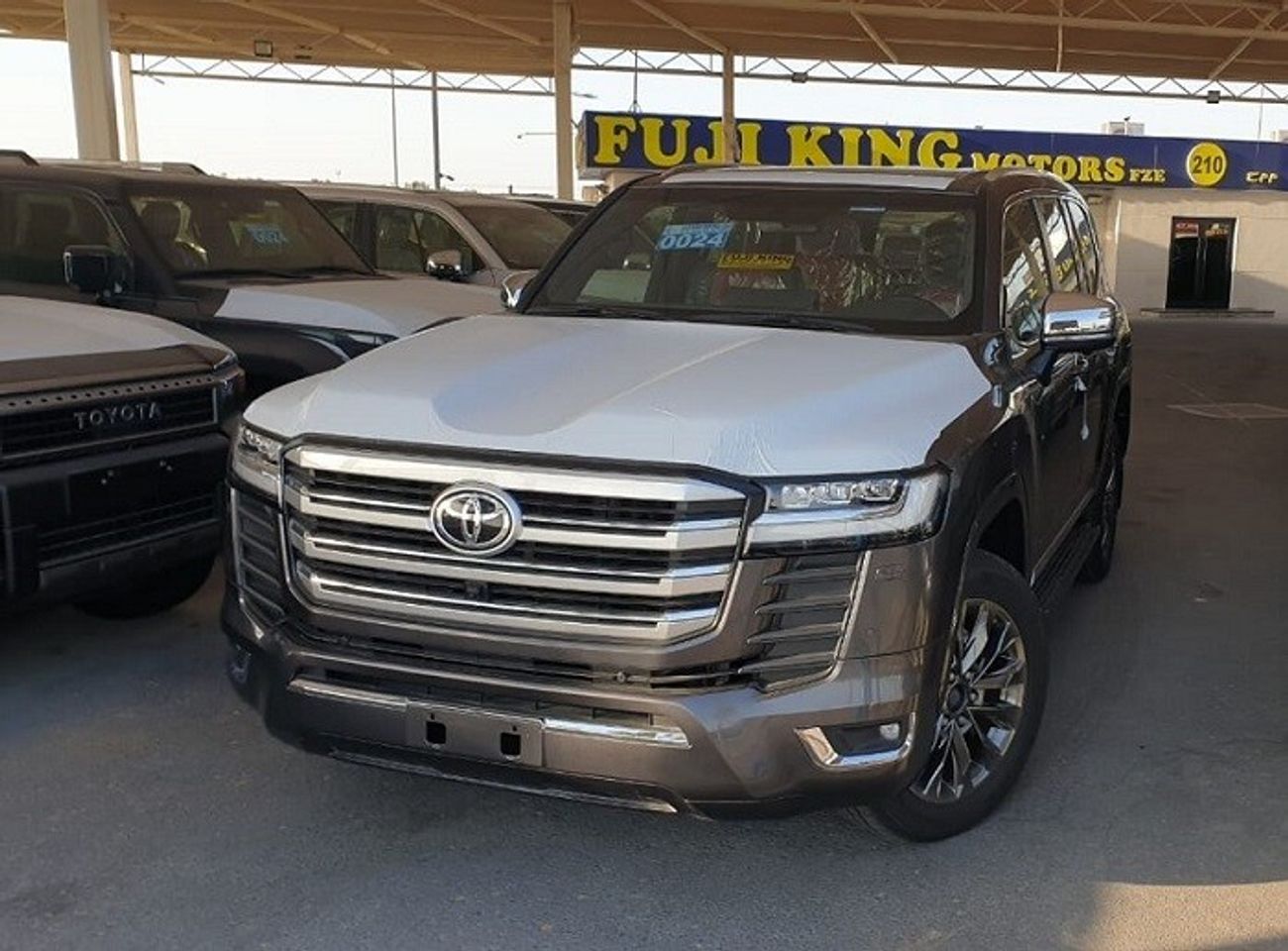 Toyota Land Cruiser LC300 4.0L VXR