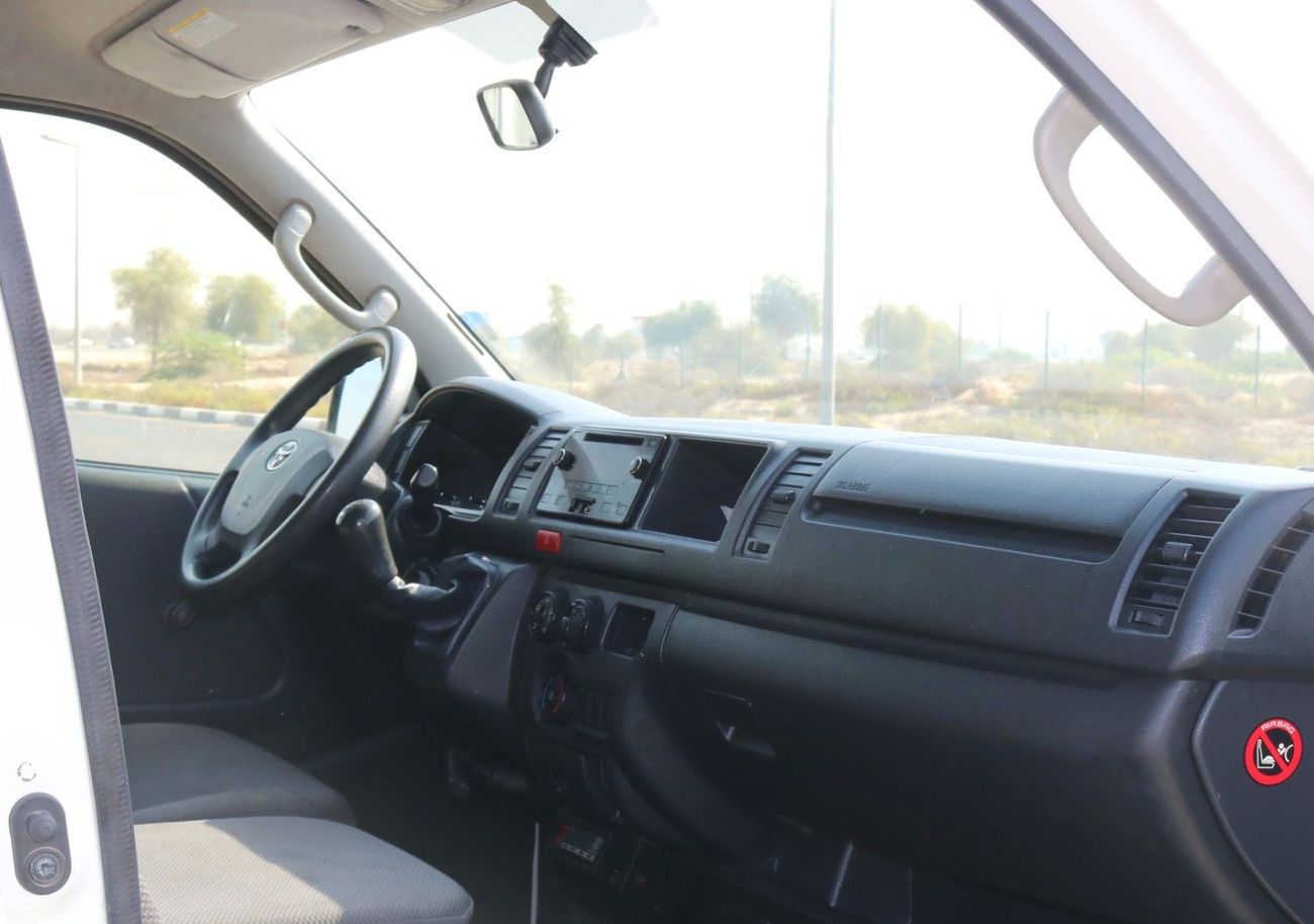 Toyota Hiace 2019 |  GLS CHILLER HIROOF DELIVERY VAN WITH GCC SPECS AND EXCELLENT CONDITION