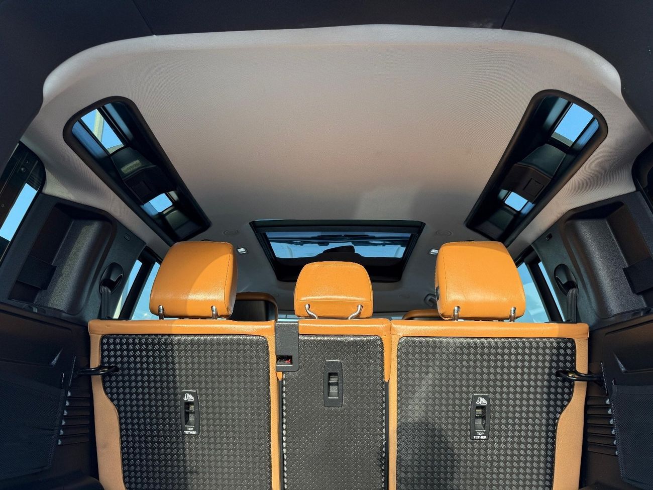 Land Rover Defender P300 110 S 2.0L (5 Seater)