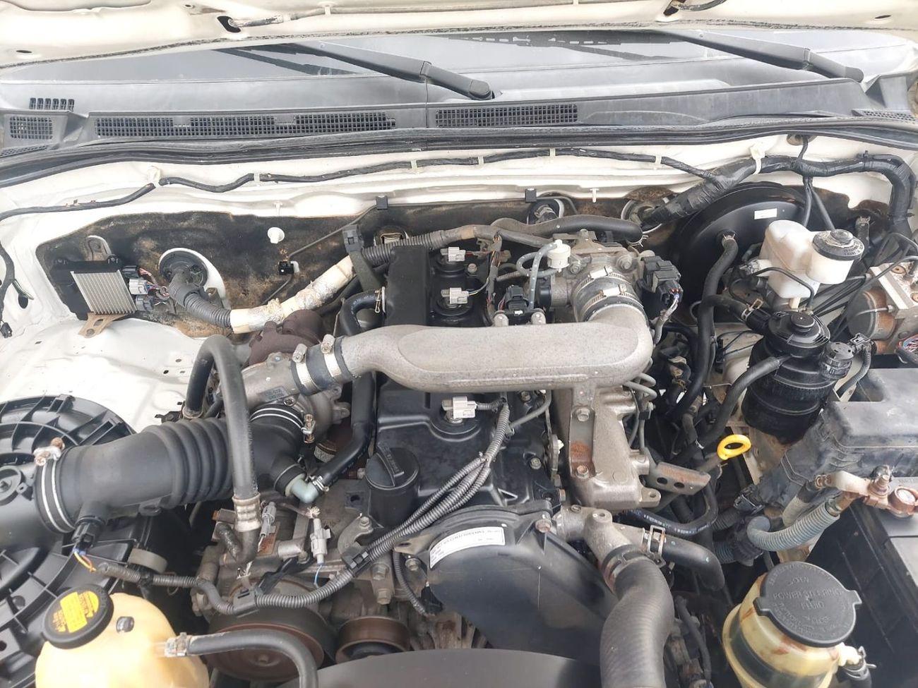 تويوتا هيلوكس DC 2.4L 4WD DIESEL MANUAL TRANSMISSION