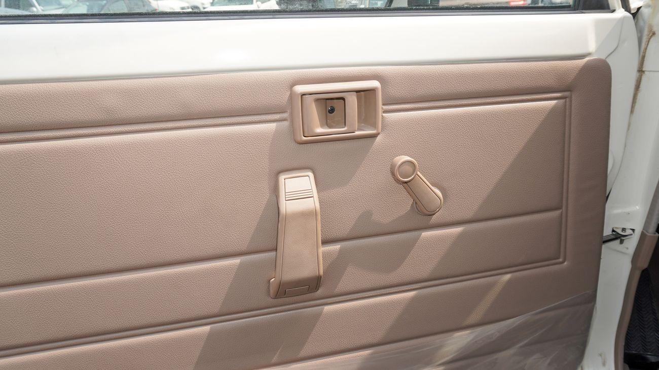 تويوتا لاند كروزر 70 4.0L V6 M/T