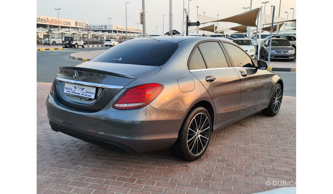 مرسيدس بنز C200 الشارقة