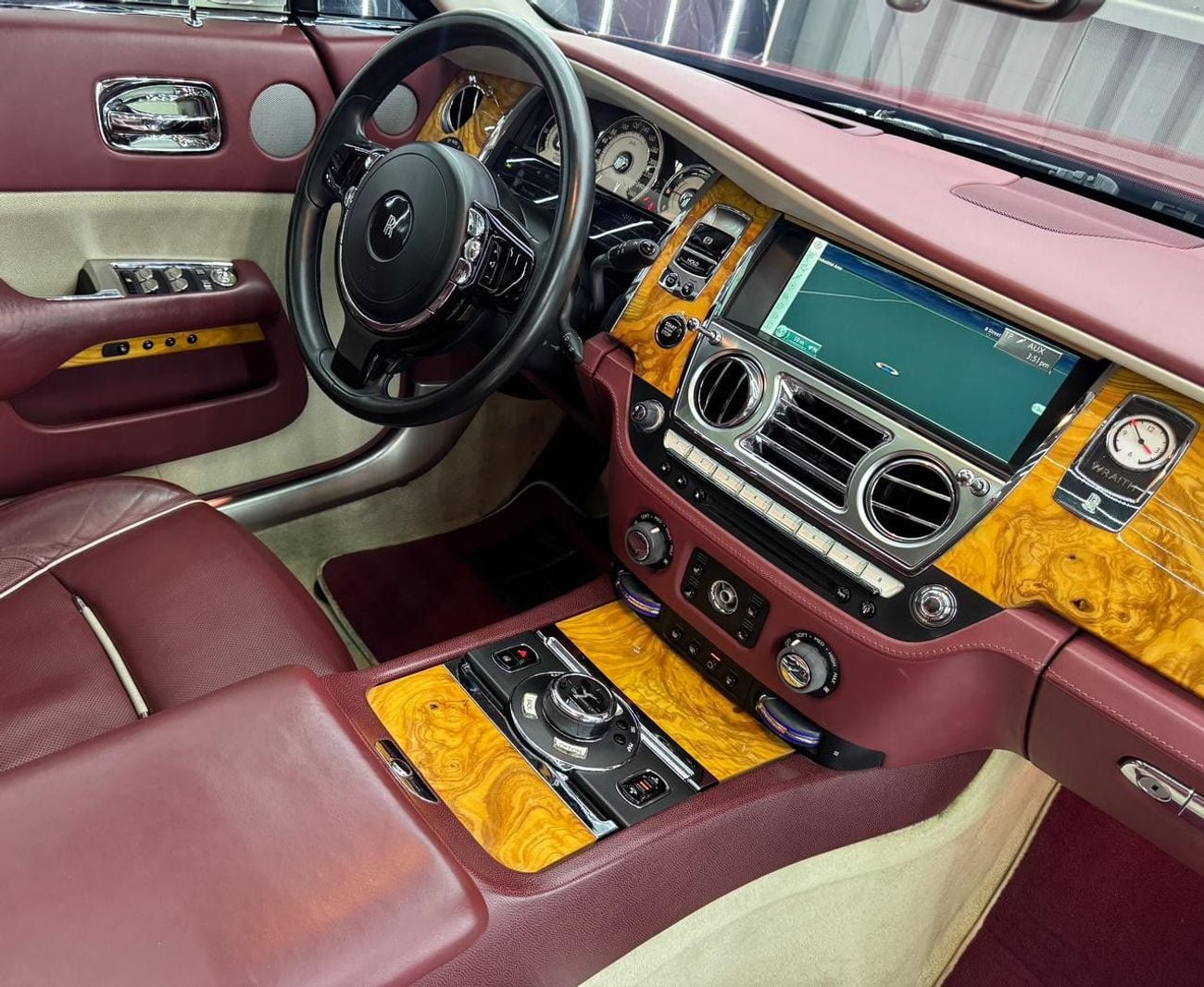Rolls Royce Wraith STD 6.6L , V12 , RWD