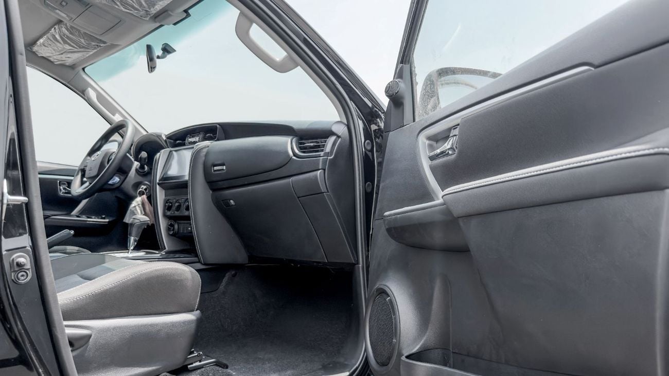 تويوتا فورتونر EXR 2026 Toyota Fortuner GX 2.7L AT Petrol 4WD (Black-Black)