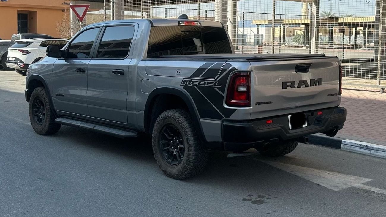رام 1500 Rebel Crew Cab 5.7L