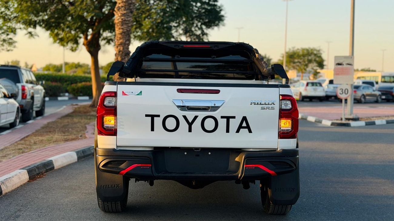 Toyota Hilux GR SPORTS BODY KIT INSTALLED | LEATHER SEATS | NUDGE BAR | SPORTS BAR | 2.8L DIESEL ENGINE | AUTO | 