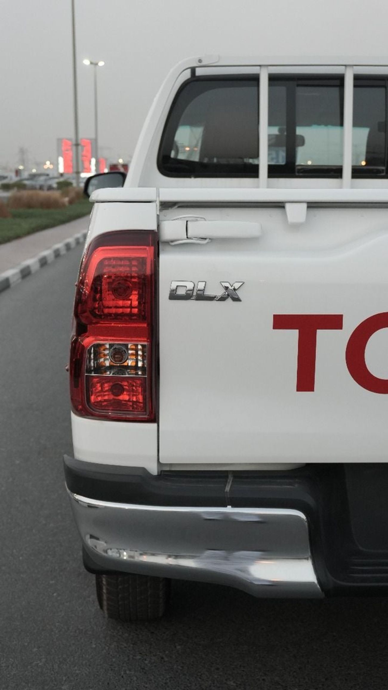 تويوتا هيلوكس DLX 2.4L