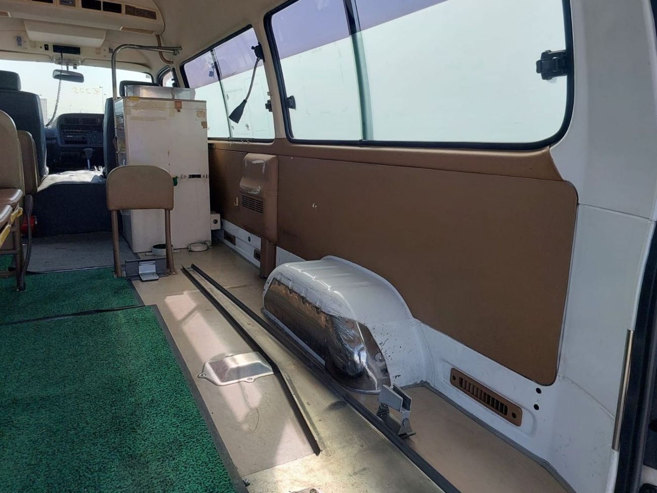 Toyota Hiace (RAMADAN OFFER) TOYOTA HIACE VAN AMBULANCE RHD 1997 MODEL 2.4 L PETROL AUTOMATIC(PM01771)