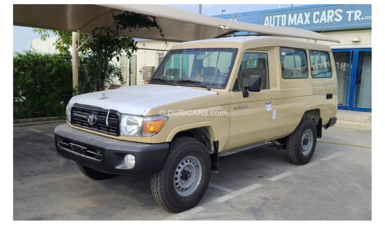 Toyota Land Cruiser 70 TOYOTA LAND CRUISER LC78 HARDTOP 4.2L WITH DIFF LOCK POWER WINDOWS DIESEL V6 MY 2023 BEIGE AND WHITE