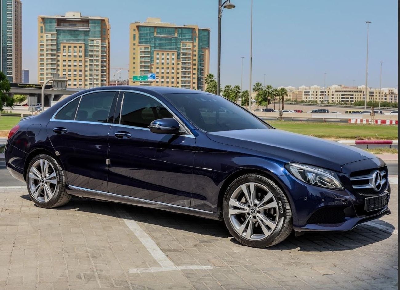مرسيدس بنز C 200 AMG