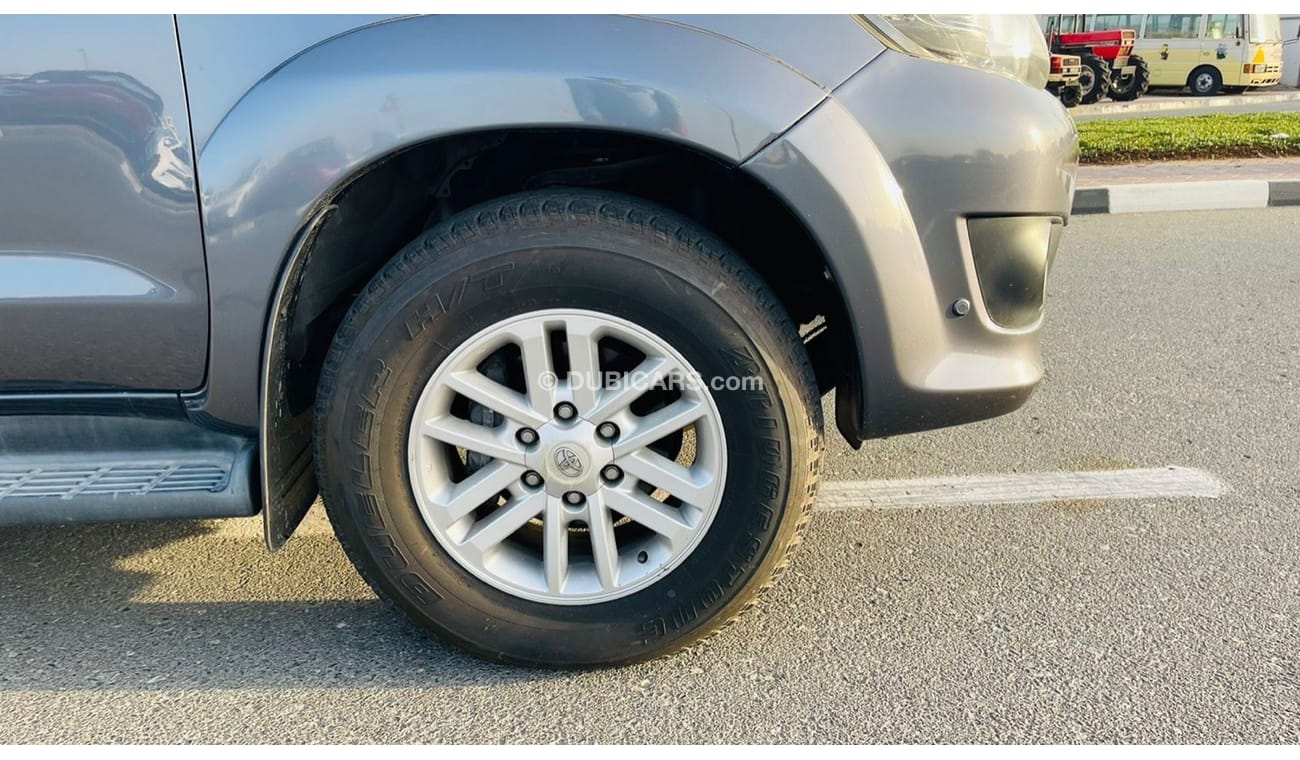 تويوتا فورتونر SR5