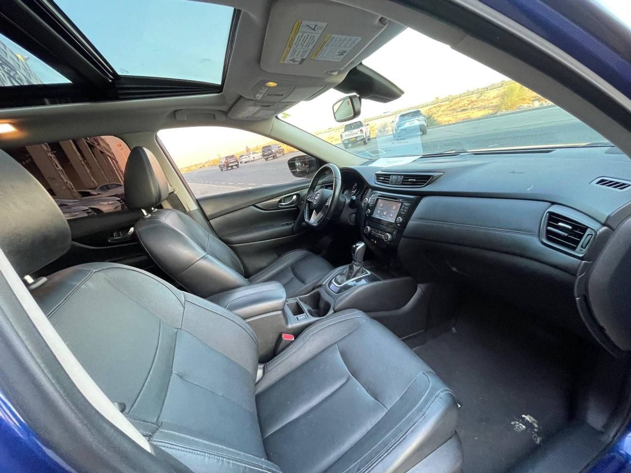 Nissan Rogue SL / AWD / 2.5 V4 / PANORAMIC SUNROOF / 360 CAMERA / RADAR / BOSE SOUND SYSTEM