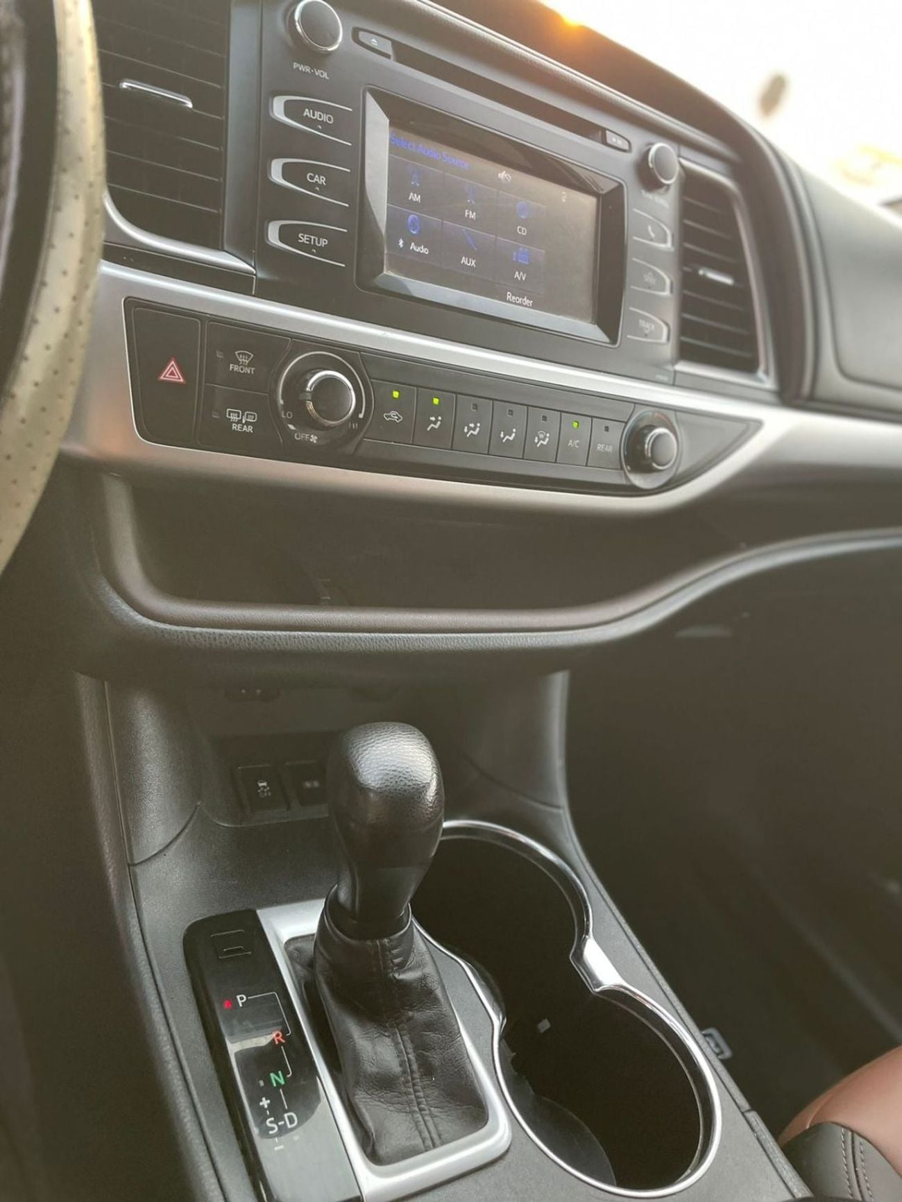 Toyota Highlander 2015 Toyota Highlander LE MidOption+ 3.5L V6 - AWD 4x4  Full 7 Seater Leather - Rear CAM -
