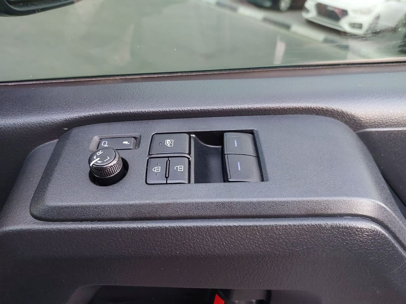 Toyota Hiace TOYOTA HIACE COMMUTER VAN RHD 2022 MODEL 2.8 L DIESEL AUTOMATIC(PM42119)