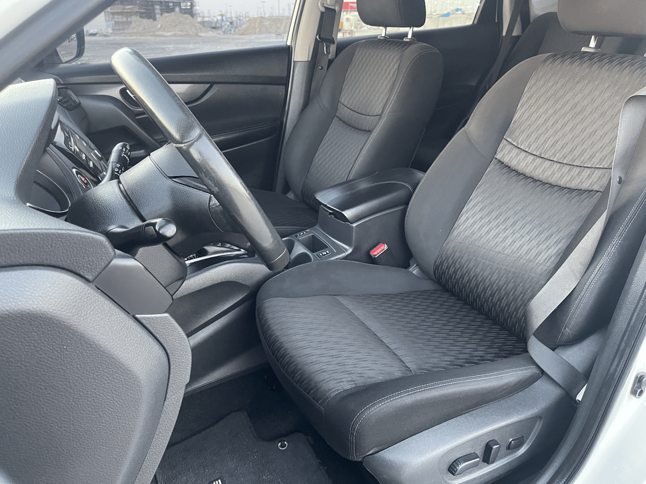 Nissan Rogue nissan rouge 2017 usa in very good    Nissan Pathfinder    Excellent Condition (USA  _ SPEC) - MODEL