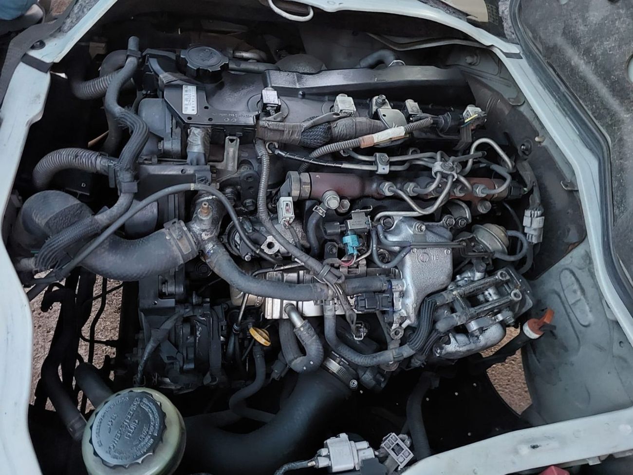 تويوتا هاياس TOYOTA HIACE VAN RHD 2015 MODEL 3.0 L DIESEL AUTOMATIC(PM16208)