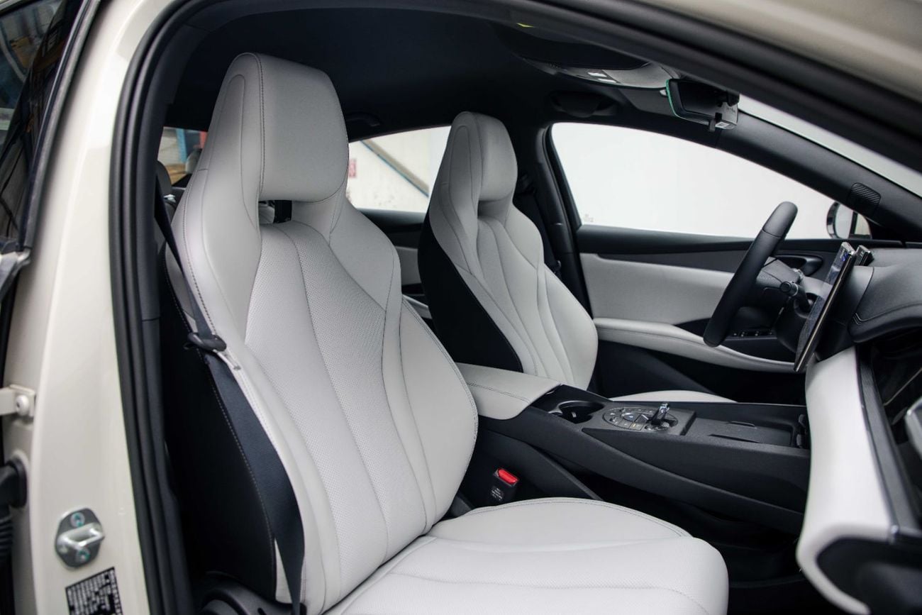 BYD Seal 06 DM-i ID Luxury 1.5L - Warm Tea Grey Inside Grey | Export Only