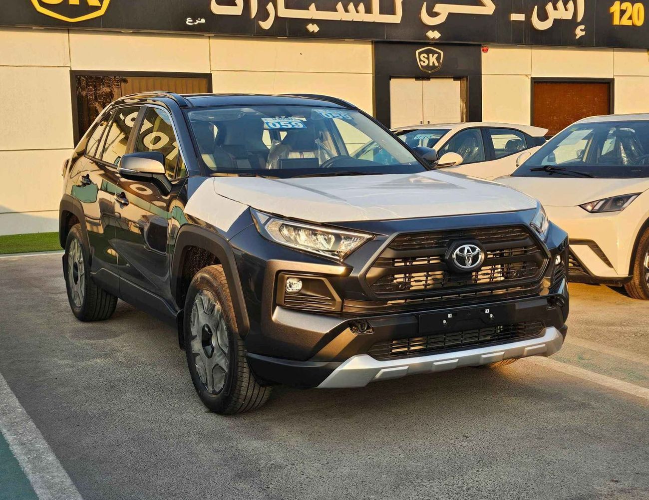 تويوتا راف ٤ ADVENTURE / 2.5L PETROL AWD / PANORAMIC ROOF, LEATHER WITH DRIVER POWER SEAT (CODE #  RADVP)