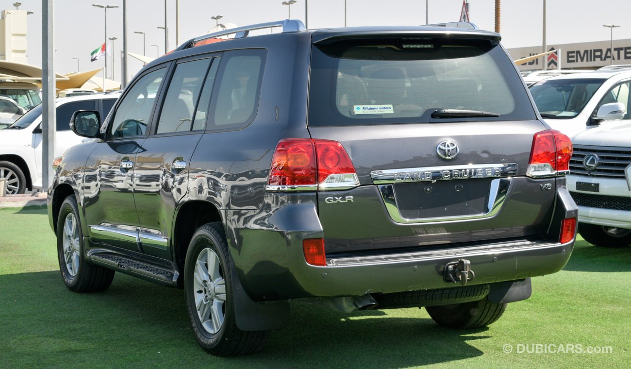 Toyota Land Cruiser GXR V8