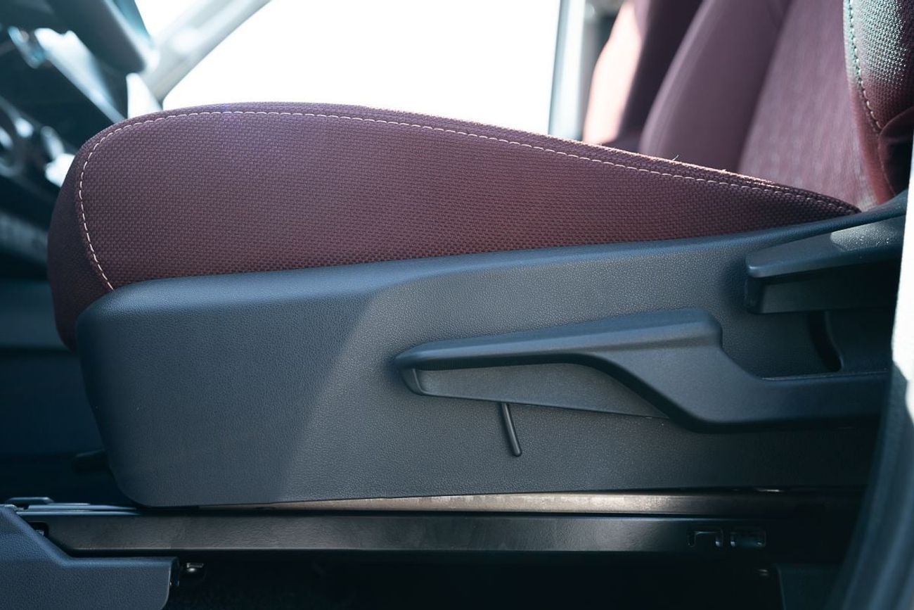 Toyota Hilux S GLX 2.4L AWD A/T