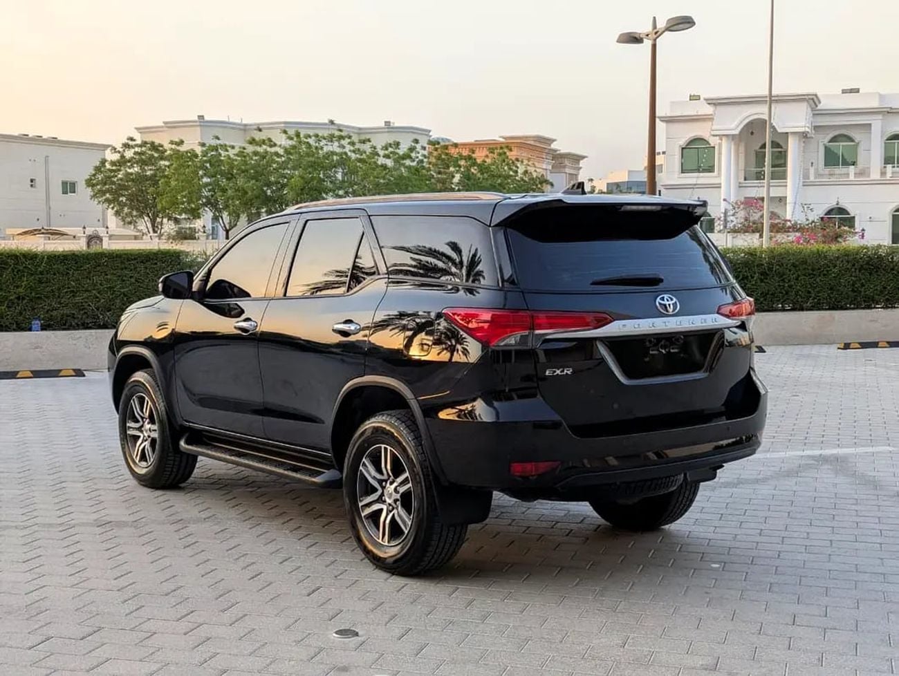 Toyota Fortuner EXR - V4 2.7L 4X4 - Accident Free Low mileage - GCC Specs