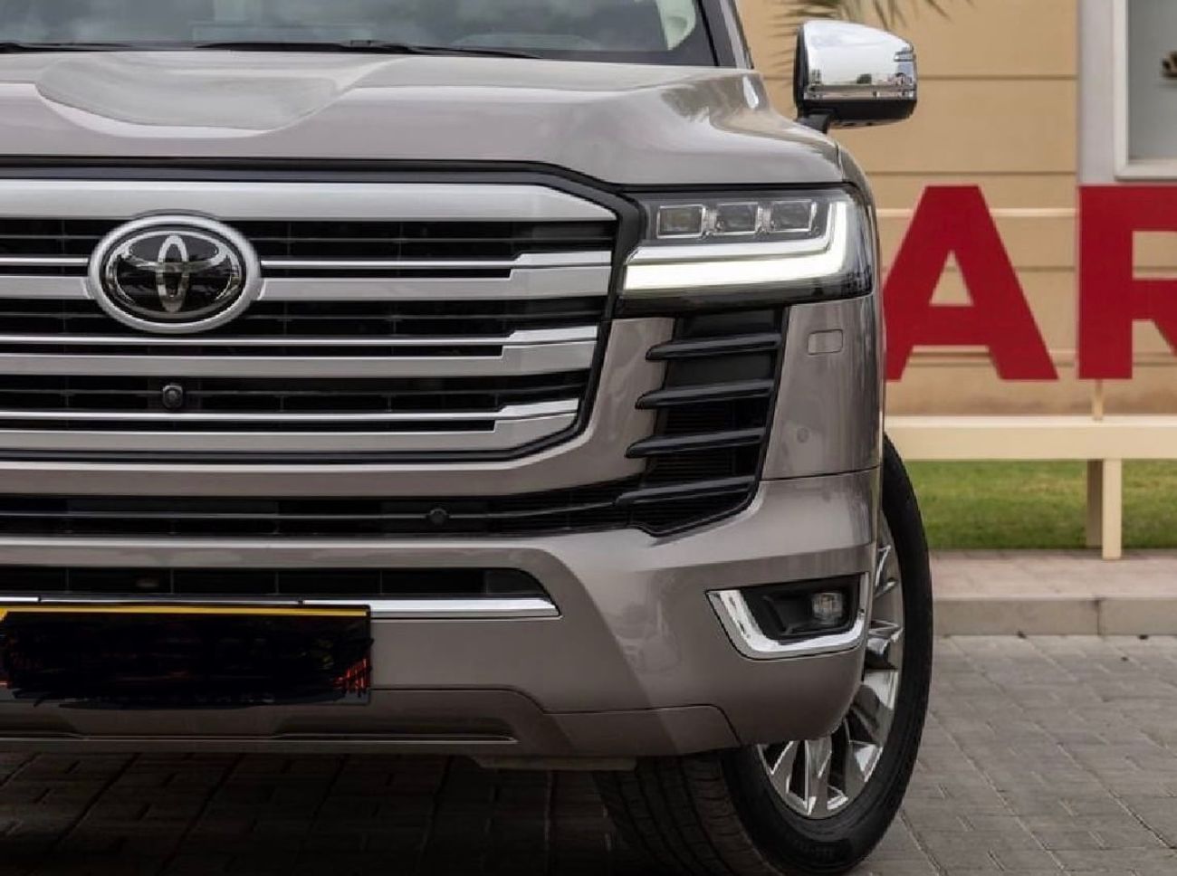 تويوتا لاند كروزر 2022 Model VXR Twin Turbo Full Option Red and Black interior New Arrival Very Clean And Perfect Cond