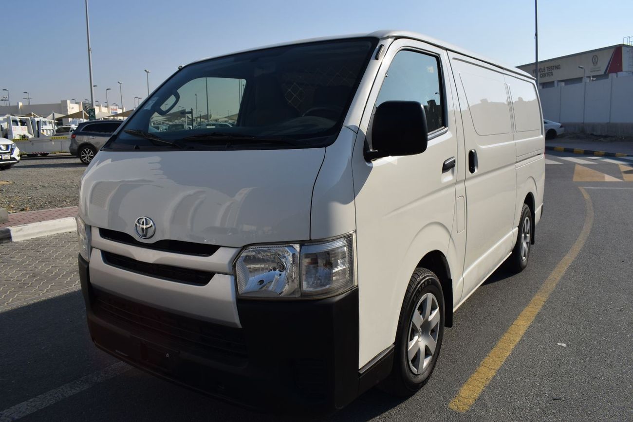 تويوتا هاياس GL - Std سقف