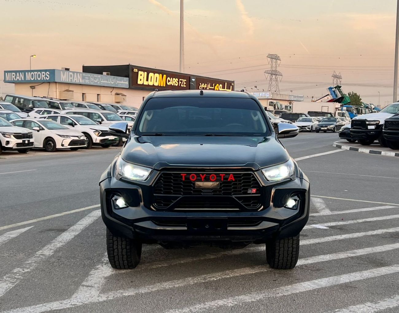 Toyota Hilux 2021 Toyota Hilux GR Sport Black Edition - Trunk Cover -  2.7L V4 - GCC - AWD 4x4 - Rear Camera - Le