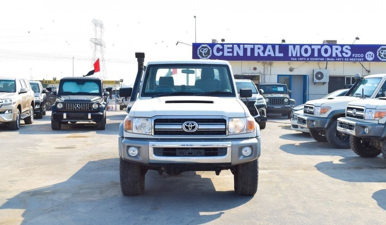 تويوتا لاند كروزر بيك آب LX V8 d