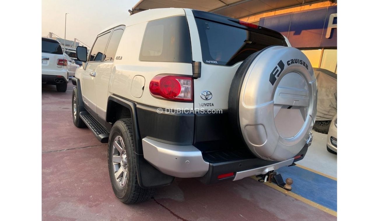 تويوتا إف جي كروزر GXR