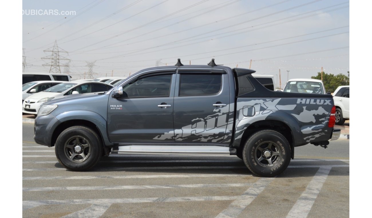 Toyota Hilux SR5 diesel Right