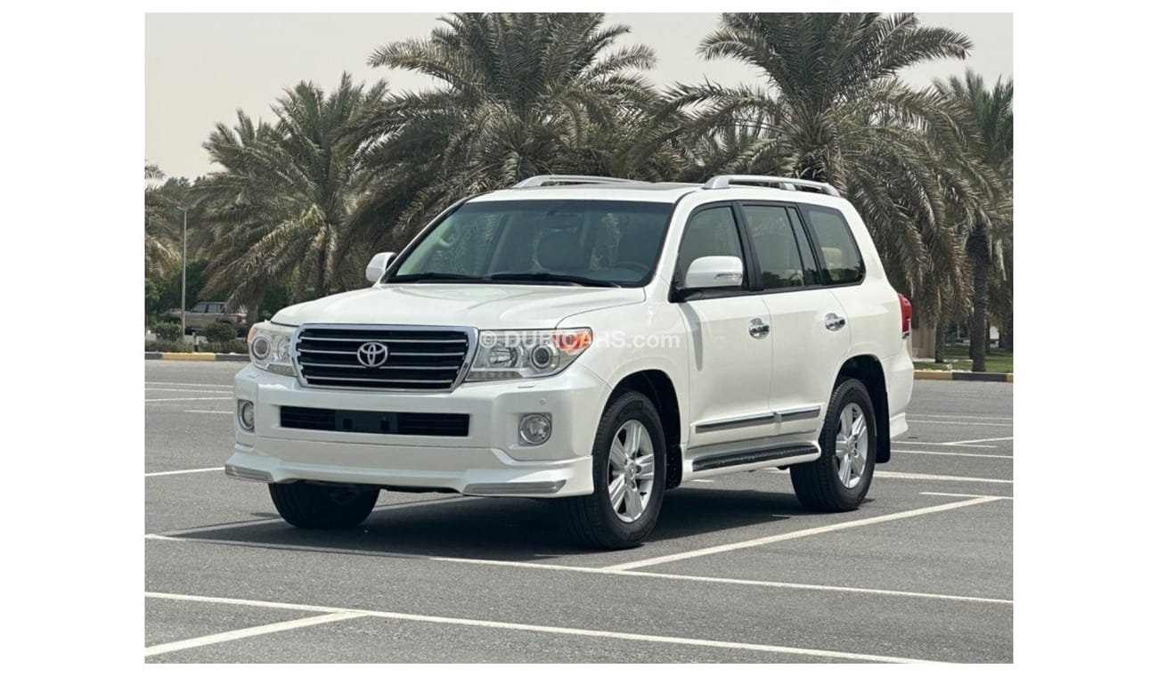 Toyota Land Cruiser MODEL 2014 GCC CAR PERFECT CONDITION INSIDE AND OUTSIDE