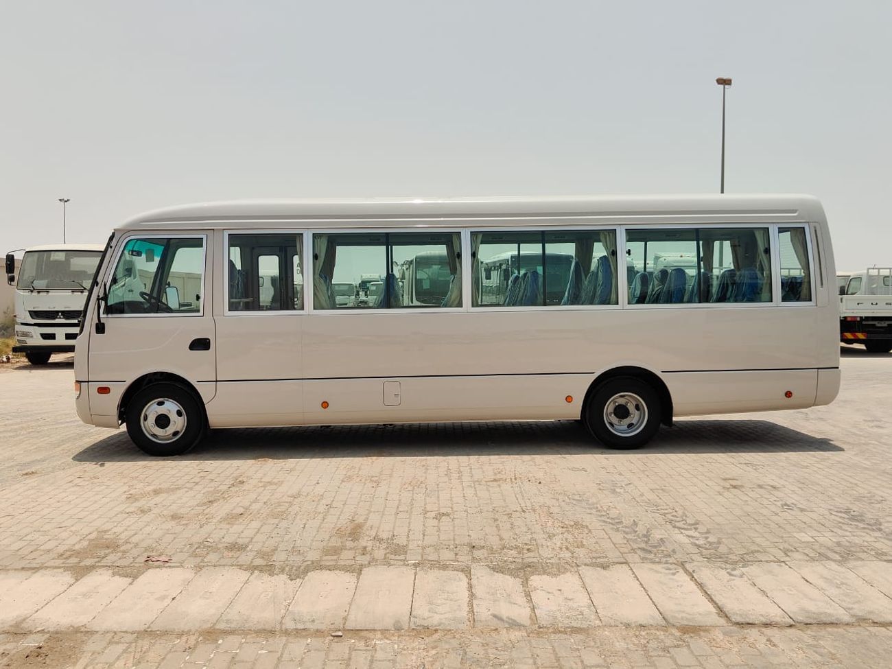 Mitsubishi Rosa 2024 Mitsubishi Rosa 26-Seater (3-Point Seatbelts) 4.9L 4-Cyl Turbo Diesel Euro-4 M/T RWD For Export